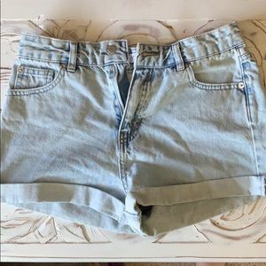 Pull&Bear // Light Wash High-waisted Shorts
